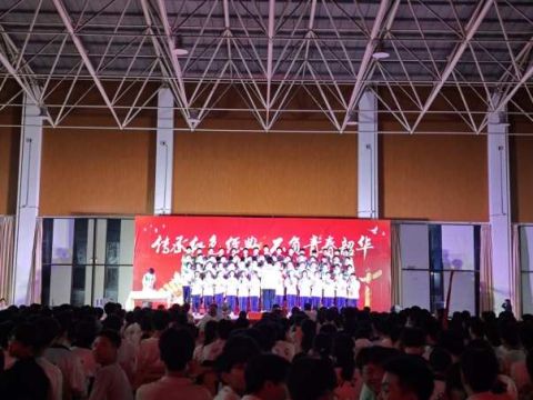 传承红色经典  江西安远一中高一年级举行红歌合唱比赛