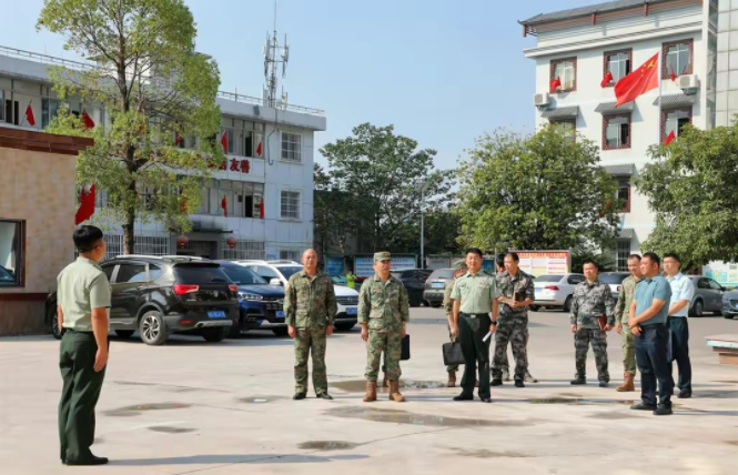 广西桂林警备区领导到临桂镇检查基层武装部正规化建设现场会准备工作